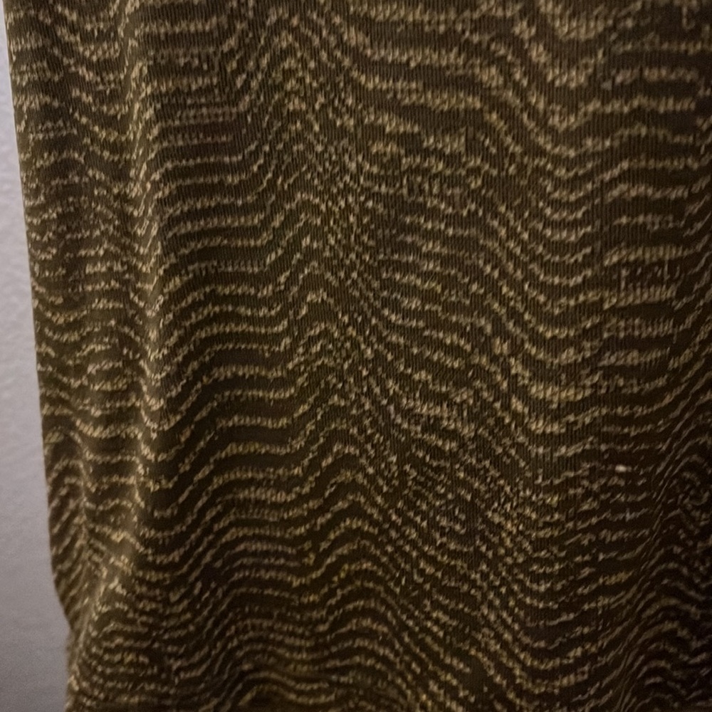 Lululemon tank - Picture 2 of 5